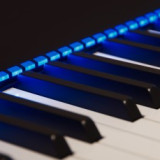 norimberg-piano-s-modrou.jpg