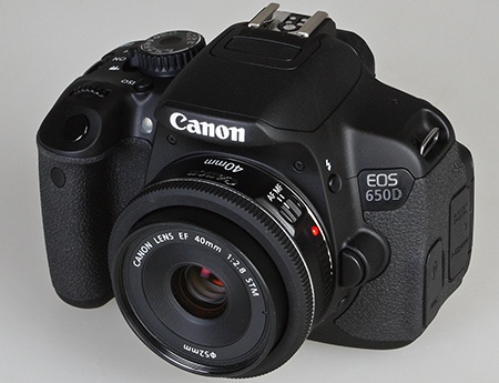 Canon EOS 650D a EF 40 mm 1:2,8 STM