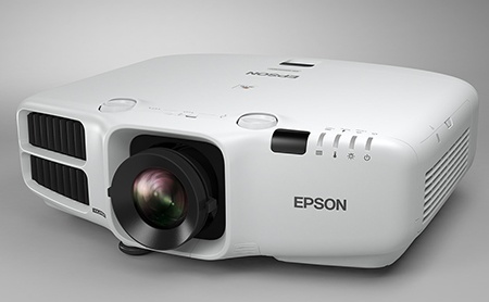 nové projektory Epson pro pevnou instalaci