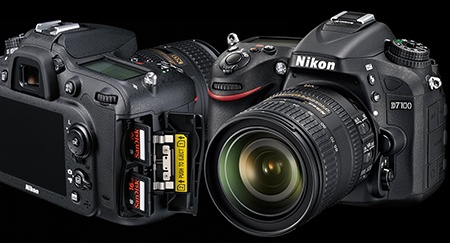 Nikon D7100: duální slot na SD karty a klasický 3/4 pohled