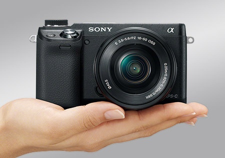 Sony Alfa NEX-6 - lehký a malý