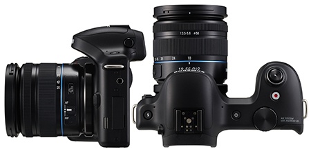 Samsung GALAXY NX - zboku a shora