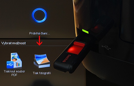 přímý tisk z připojené flash paměti s USB konektorem