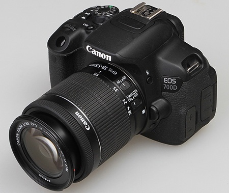 Canon EOS 700D v testu se zoomem EF-S 18-55 IS STM 