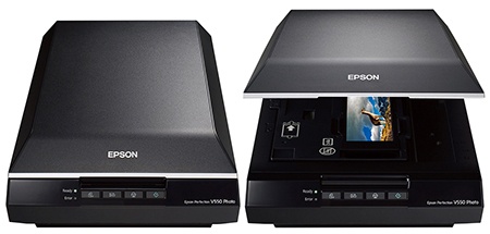 Epson Perfection V550 Photo zepředu - zavřené a odklopené víko