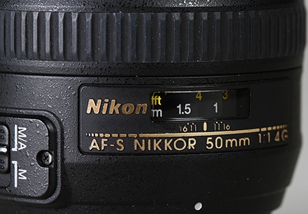 Nikon AF-S Nikkor 50 mm 1:1,4G - detail okénka