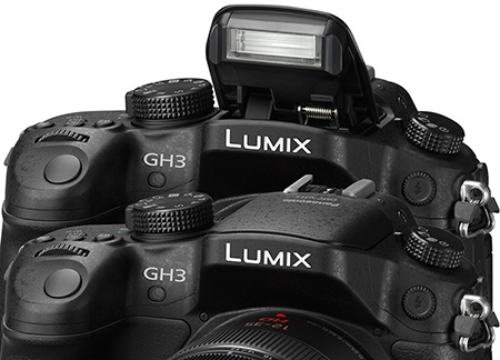 Lumix GH3 - výklopný blesk