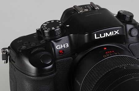 Lumix GH3 - pomocné světlo autofokusu