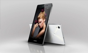 huawei-ascend-p7_lightgrey_product-photo_en_jpg_20140416_-nahled3.jpg